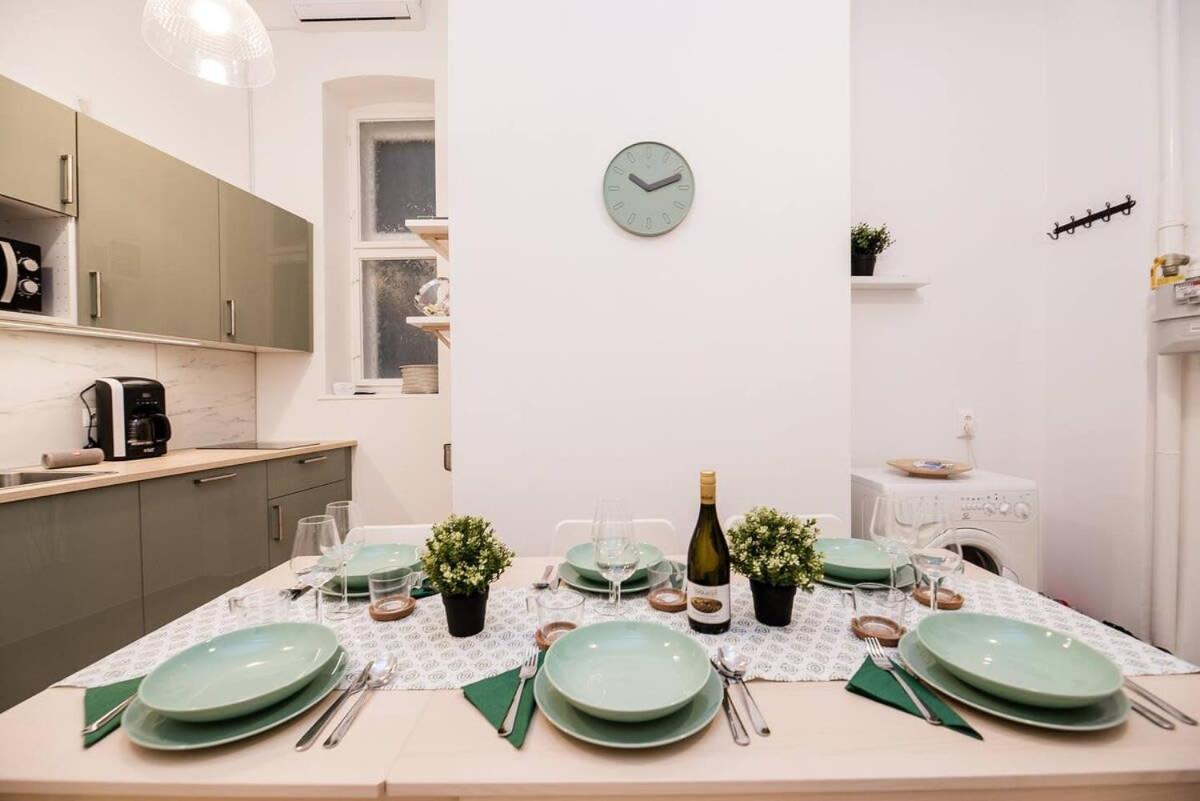 Brand New Central Ac Apartment Budapest Extérieur photo