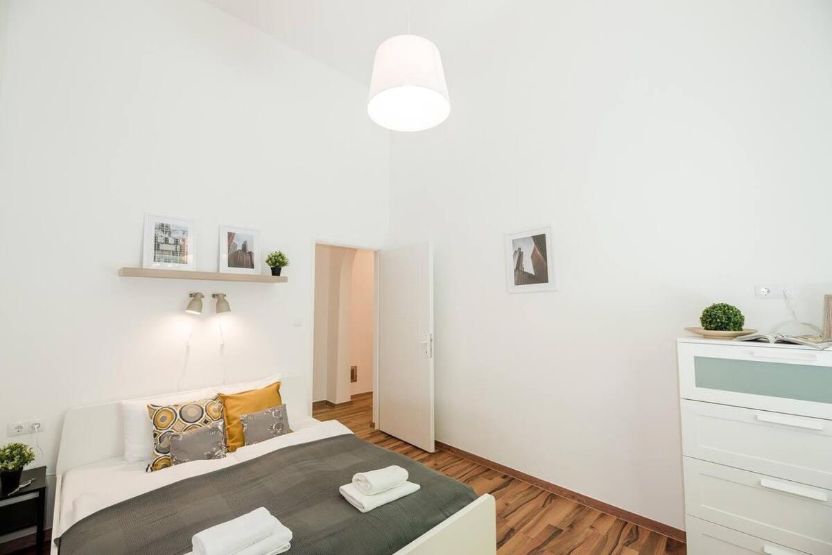 Brand New Central Ac Apartment Budapest Extérieur photo