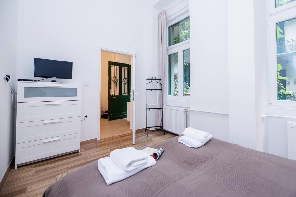 Brand New Central Ac Apartment Budapest Extérieur photo