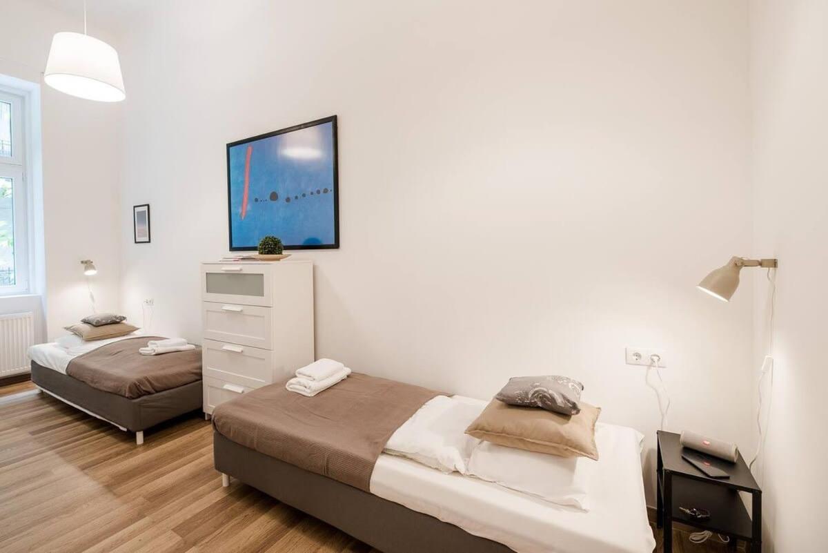 Brand New Central Ac Apartment Budapest Extérieur photo